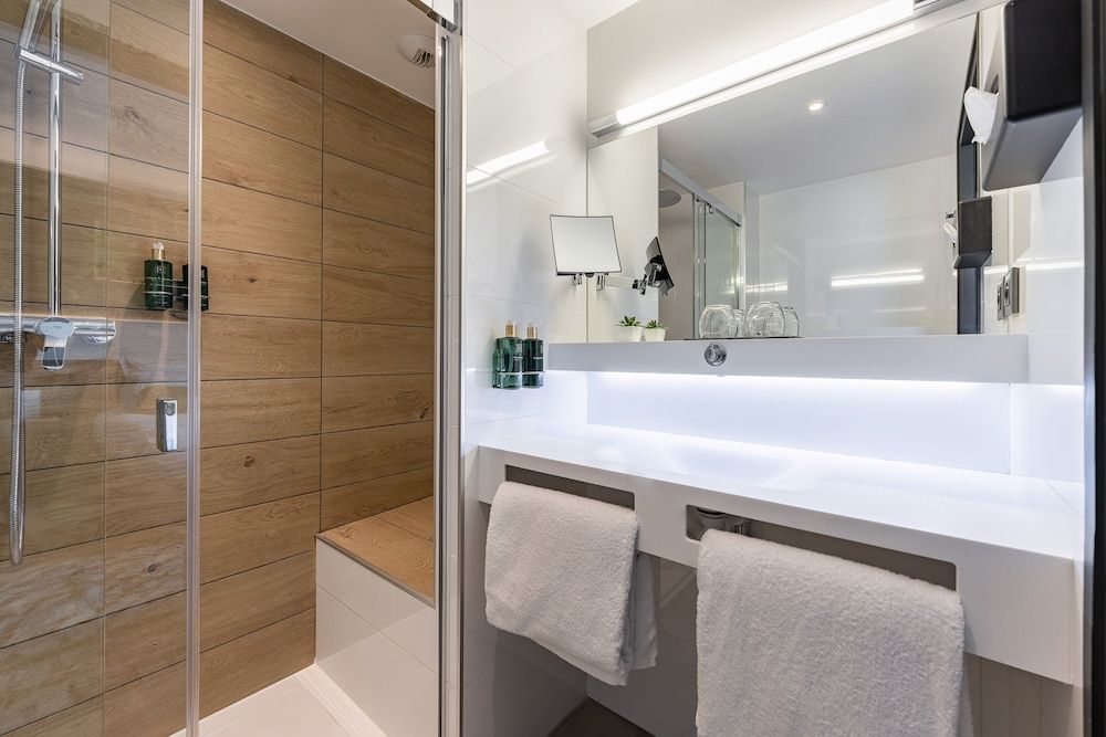 Hotel B55 Classic Double or Twin Room, With Shower 5