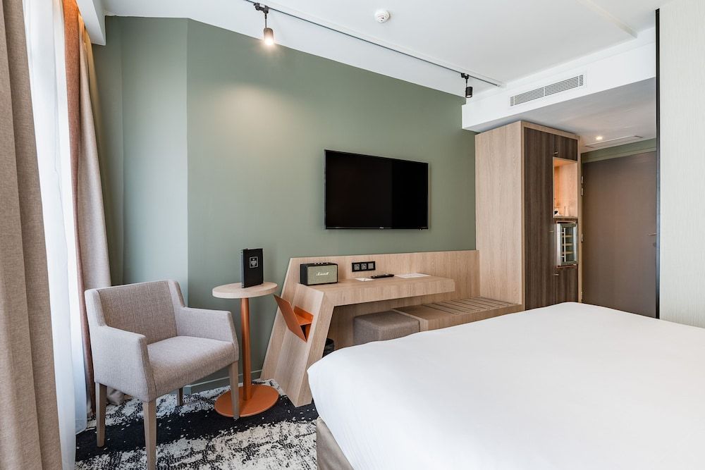 Hotel B55 Classic Double or Twin Room, With Shower 2