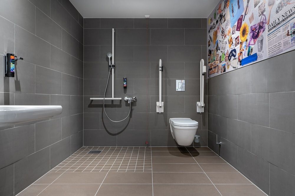 Holiday Inn - the niu, Timber Esslingen by IHG Standard Room, 1 Queen Bed, Accessible 3