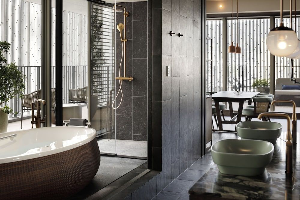 The Good Nature Suite with Lounge Access