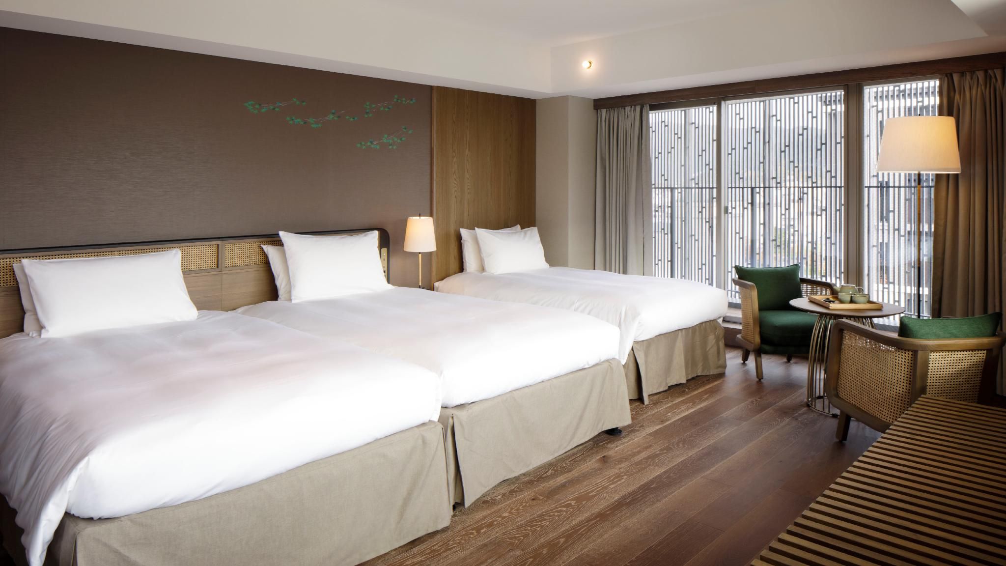 Corner Deluxe Twin Room - Lounge Access Included