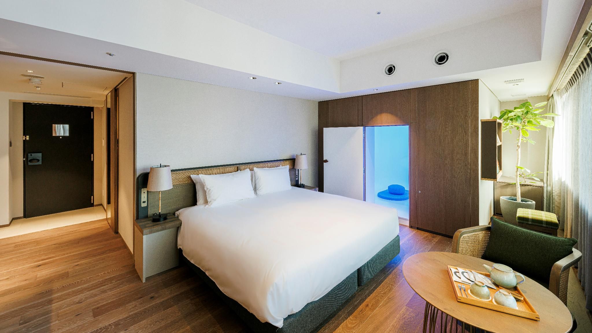 Deluxe Corner Meditation Double Room