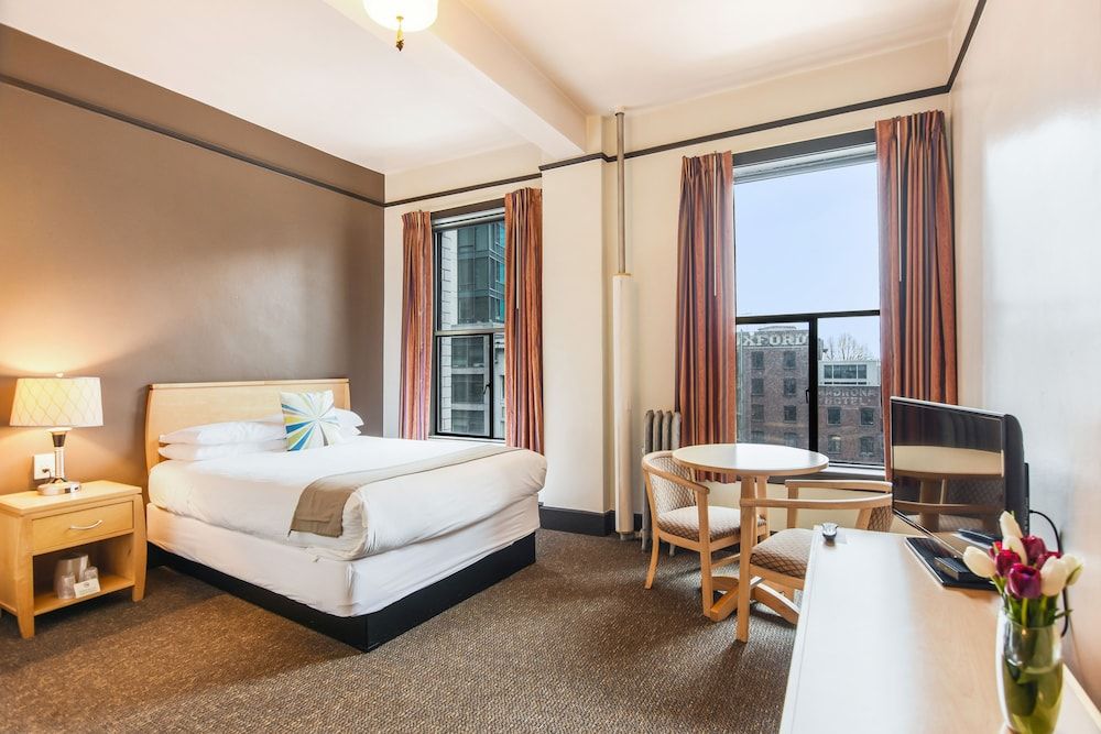 The Moore Hotel Standard Room, 1 Queen Bed, Private Bathroom, No Air Conditioning 2