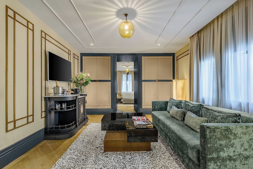 CoolRooms Palacio de Atocha Suite 9