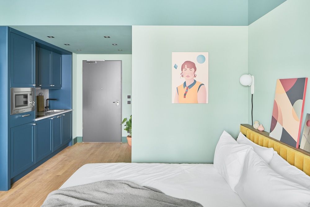 undefined Schwan Locke 7