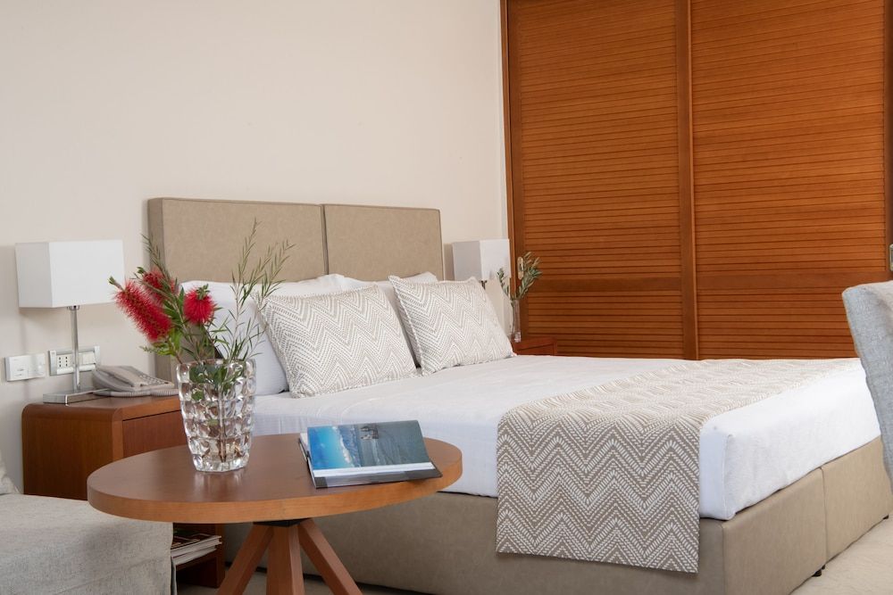 Classic Room, Partial Sea View