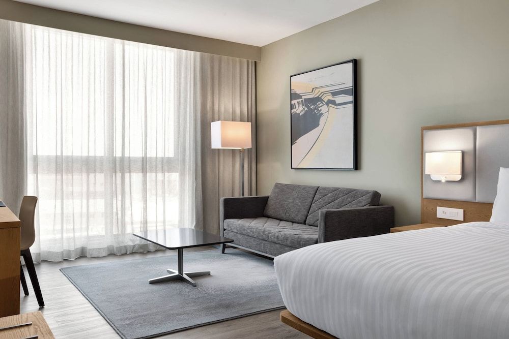 AC Hotel by Marriott Cape Town Waterfront Room, 1 King Bed, Harbor View 3