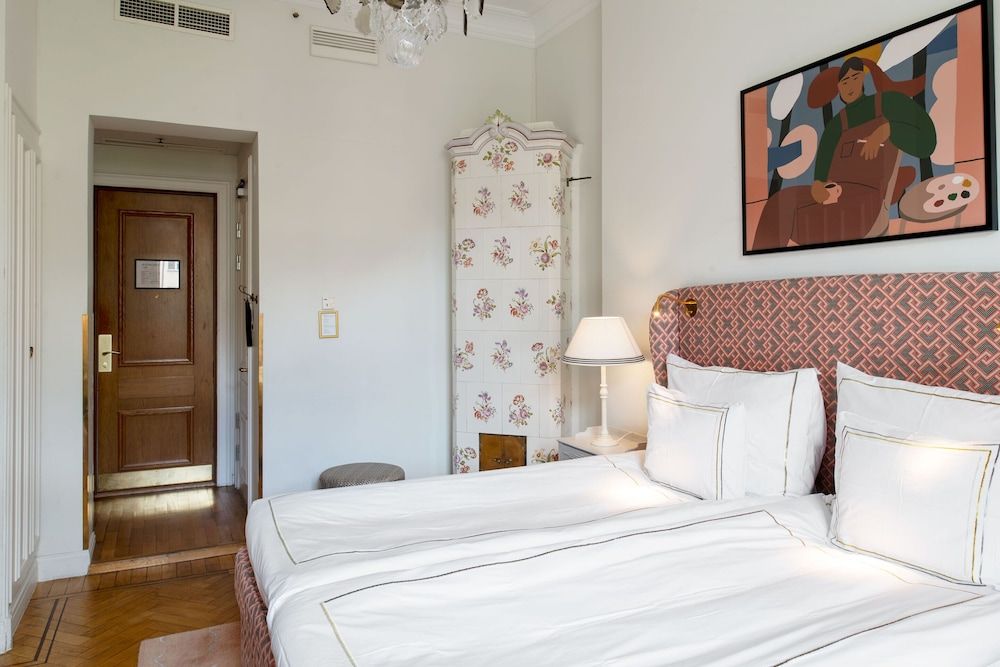 undefined The Sparrow Hotel 10