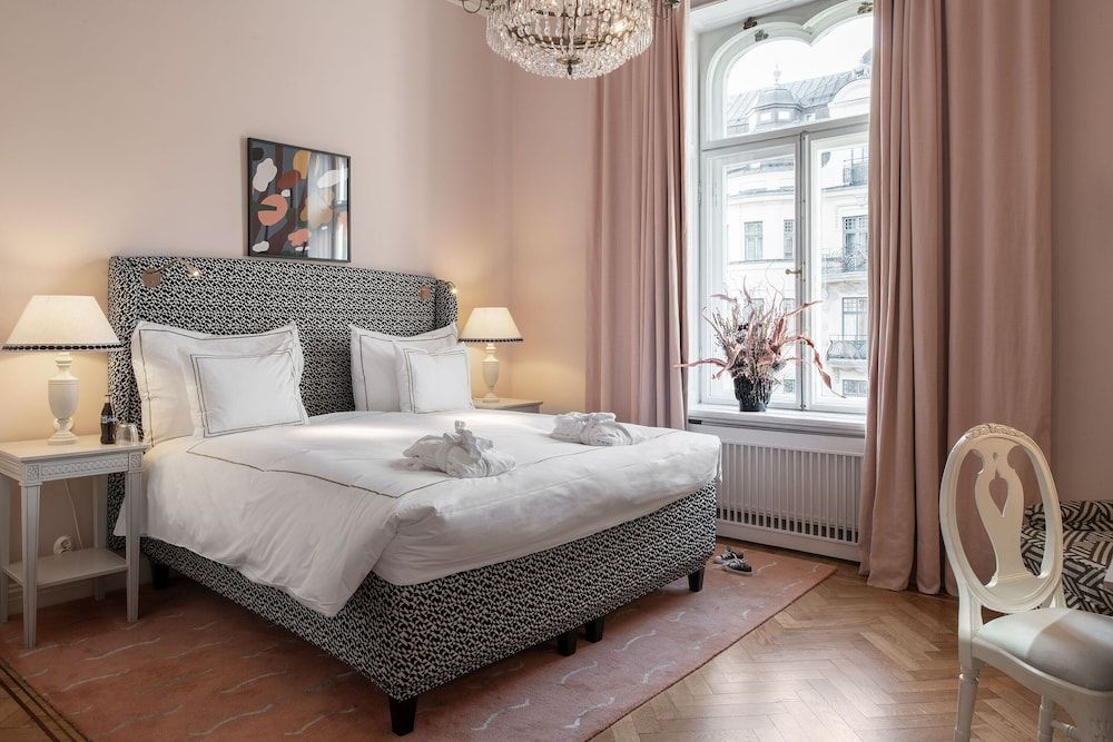 undefined The Sparrow Hotel 2