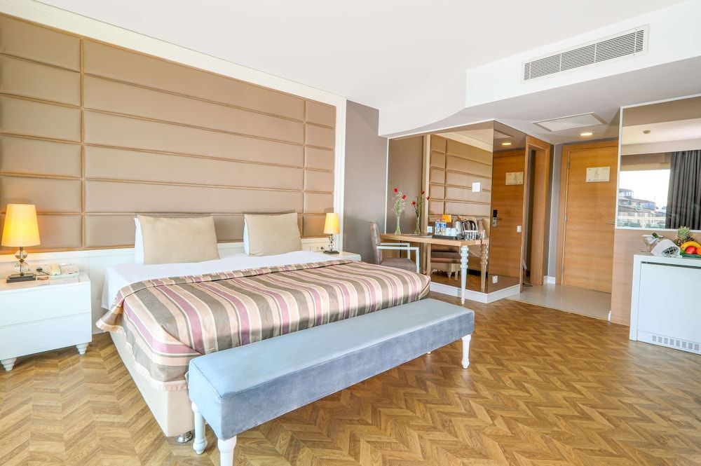 Sherwood Exclusive Lara, All Inclusive Standard Jacuzzi Suite 2