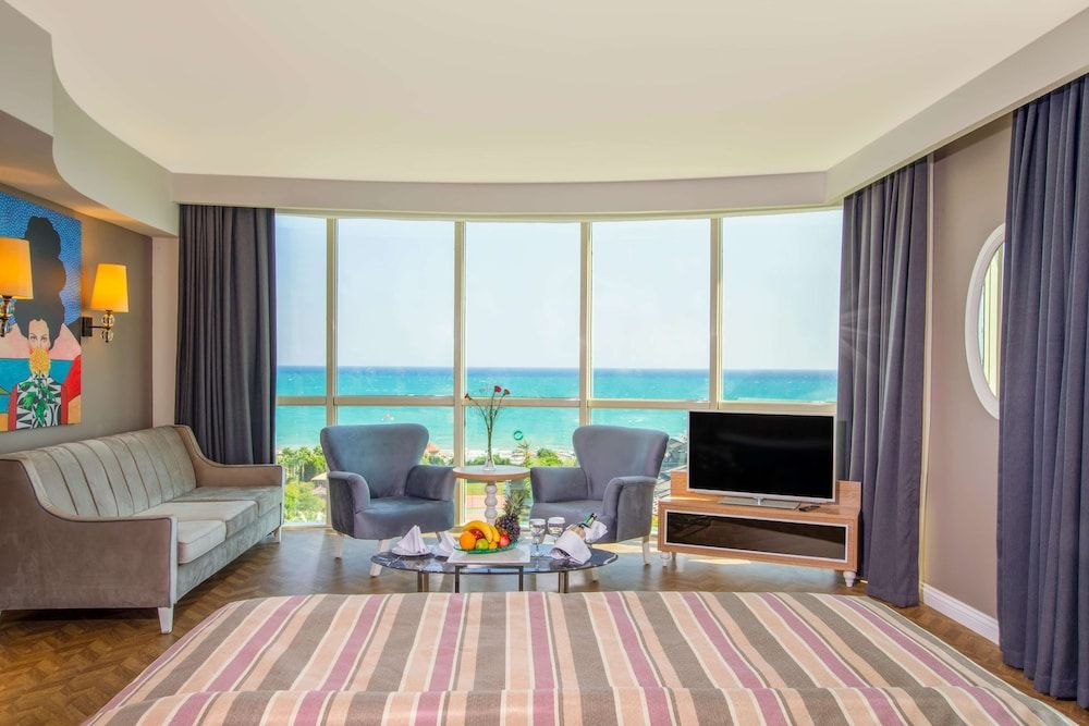 Sherwood Exclusive Lara, All Inclusive Standard Jacuzzi Suite 8