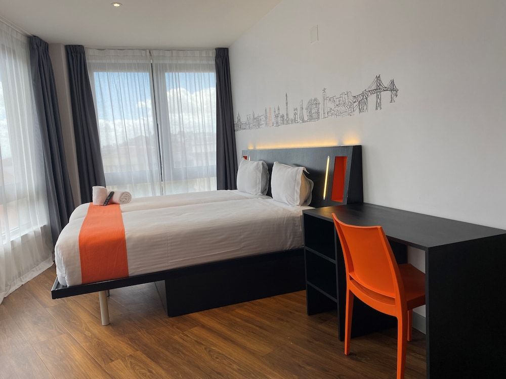 undefined easyHotel Lisbon 4