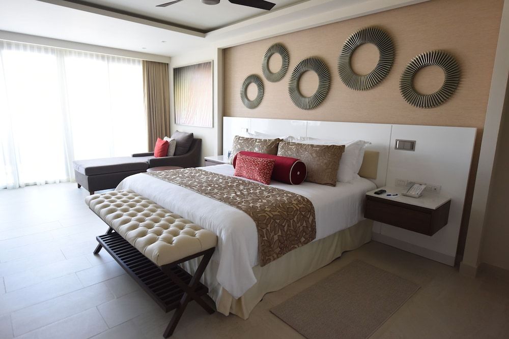 Honeymoon Suite Ocean View Diamond Club