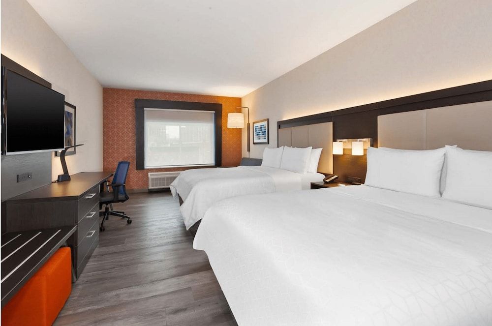 undefined Holiday Inn Express & Suites Jersey City - Holland Tunnel by IHG 4