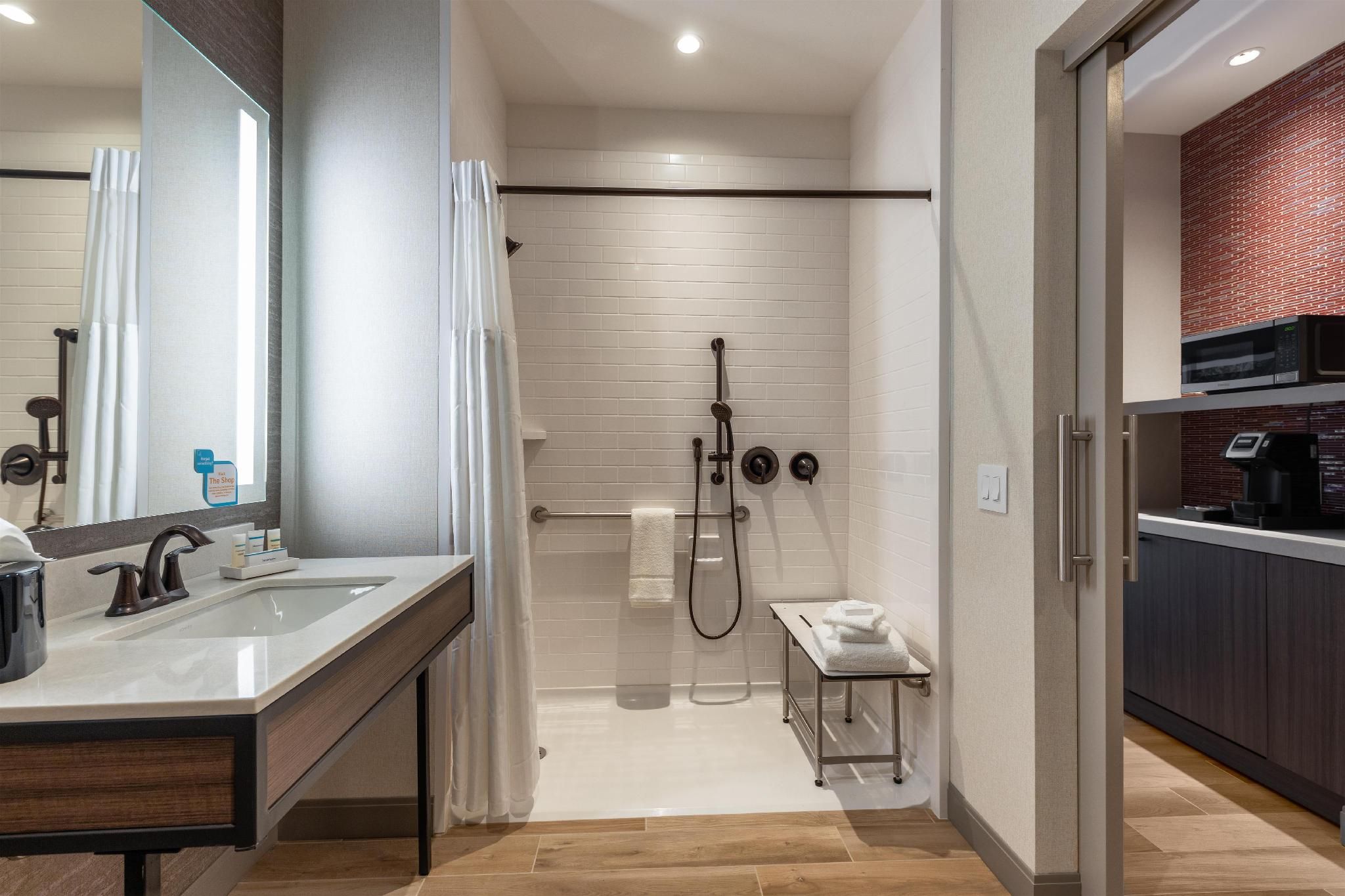 undefined Hilton Garden Inn Chicago Central Loop 4
