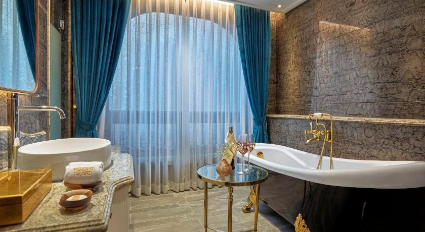 Peridot Grand Luxury Boutique Hotel Chic Room 8