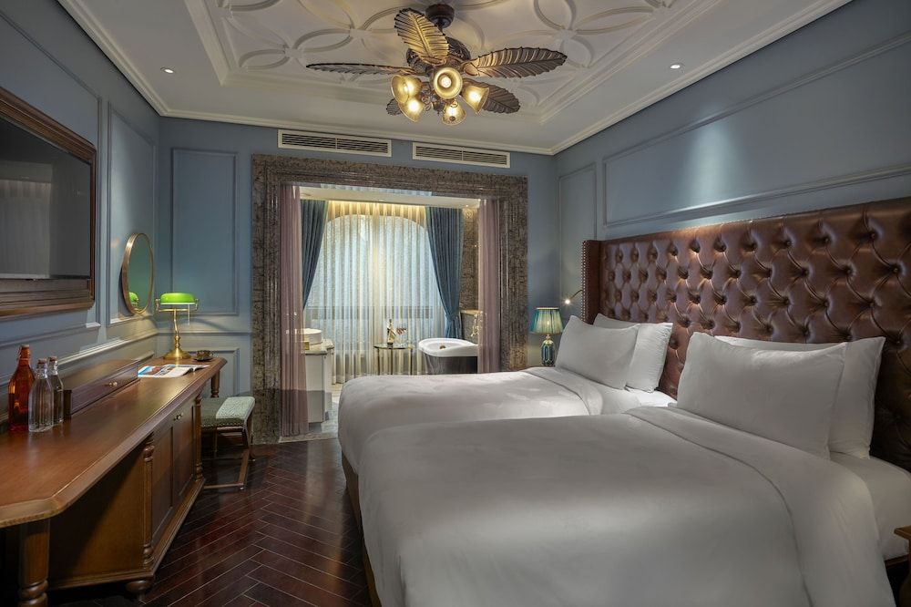 Peridot Grand Luxury Boutique Hotel Chic Deluxe Room 2
