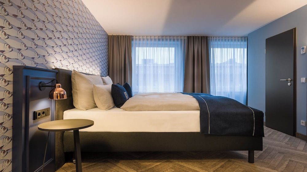 Holiday Inn - the niu, Welly Kiel by IHG Premium Room, 1 Queen Bed 6