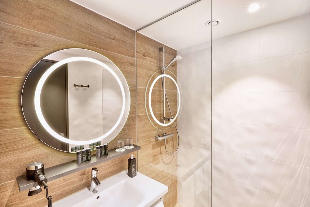 H2 Hotel Leipzig Comfort Quadruple Room 4