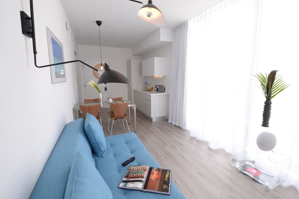 Penthouse One Bedroom Corner- Terrace