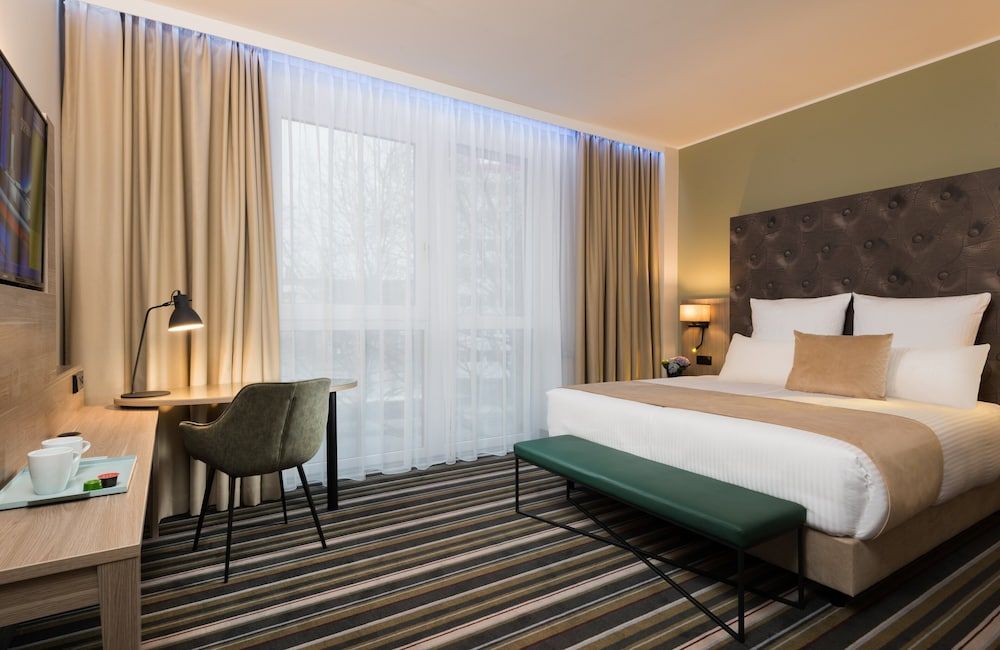 Leonardo Hotel Offenbach Frankfurt Deluxe Room 2