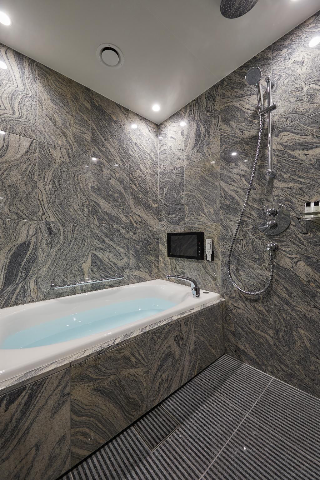 Seasonal Summer Suite