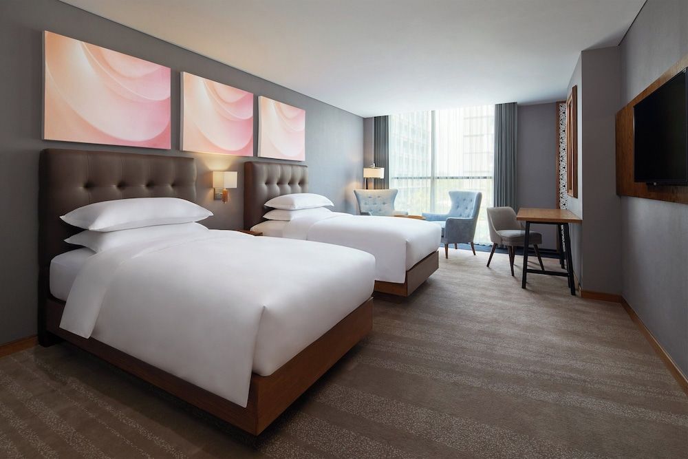 Room, 2 Twin Beds, Non Smoking, Pool View