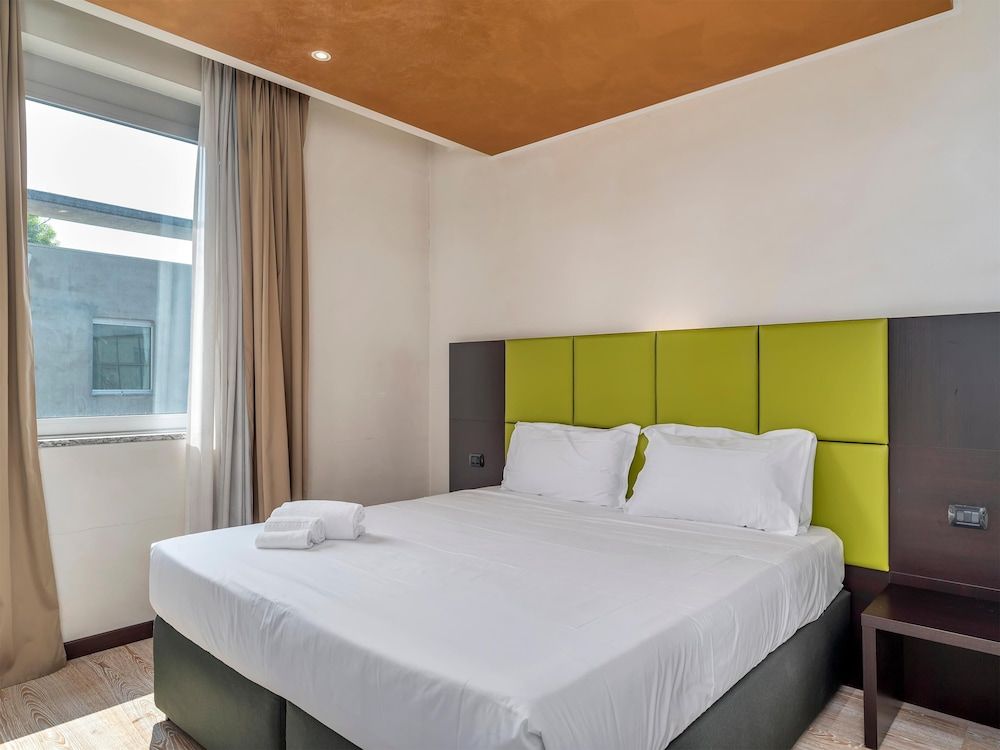Standard Double Room ground/mezzanine floor (double entrance with stairs into the room)