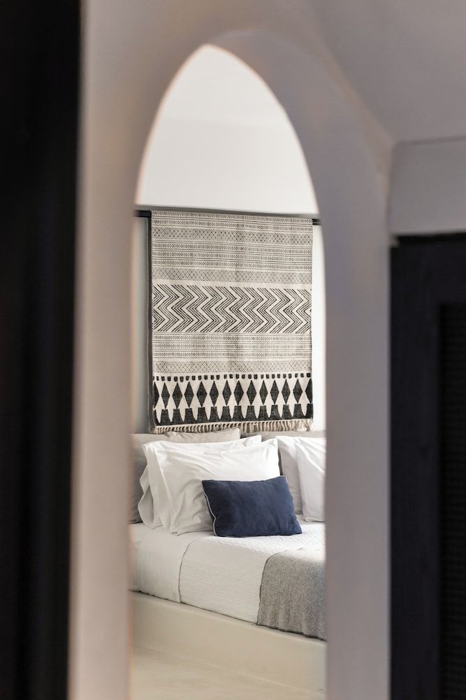 Porto Fira Suites Suite 6