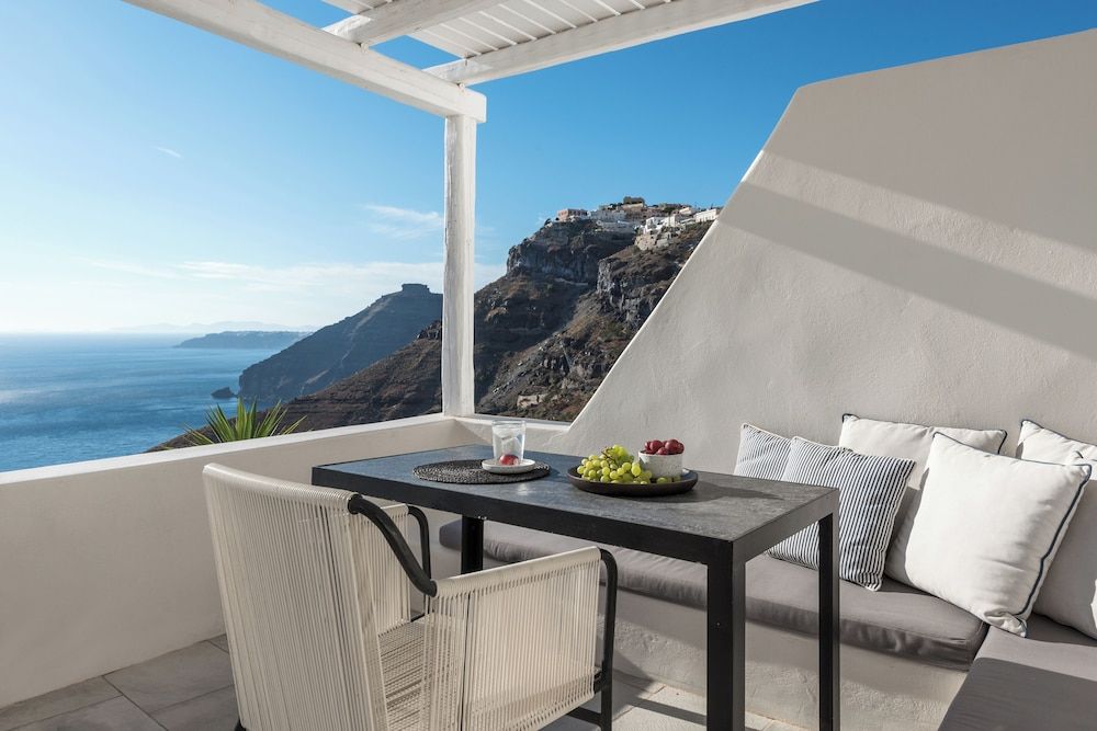 Porto Fira Suites Suite 10