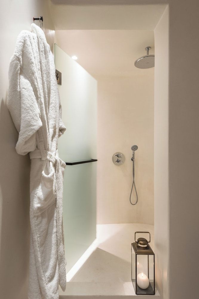 Porto Fira Suites Suite 14