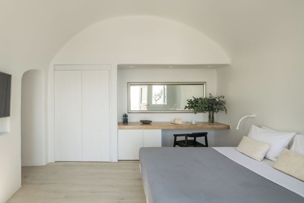 Porto Fira Suites Suite 5