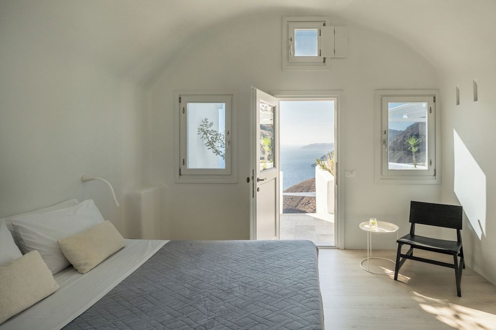 Porto Fira Suites Suite 19