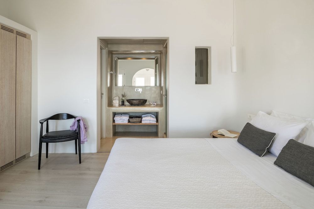 undefined Porto Fira Suites 2