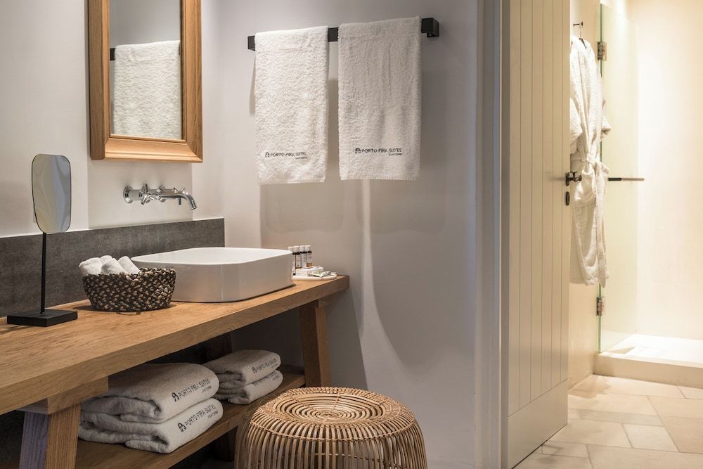 Porto Fira Suites Suite 13