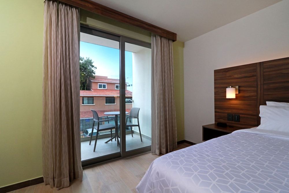 undefined Holiday Inn Express & Suites Playa Del Carmen by IHG 9