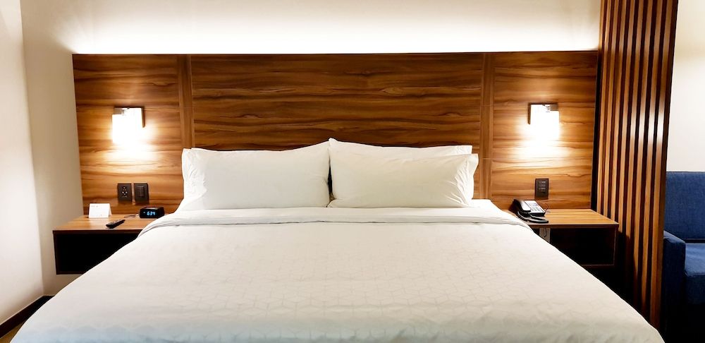 undefined Holiday Inn Express & Suites Playa Del Carmen by IHG 8