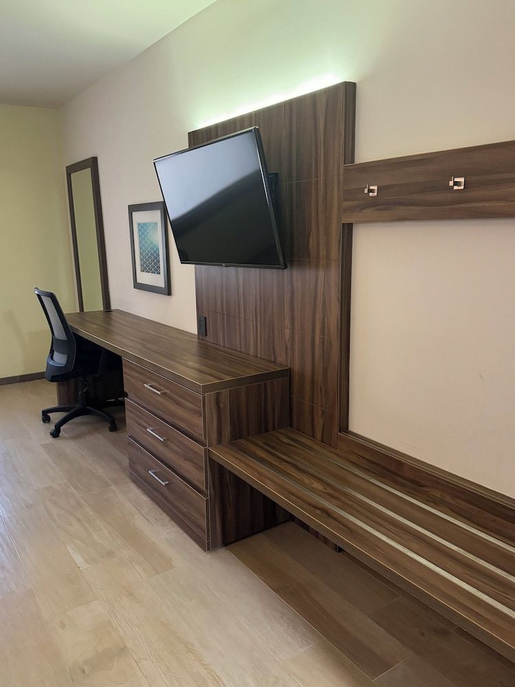 Holiday Inn Express & Suites Playa Del Carmen by IHG Standard Room, 1 King Bed 10