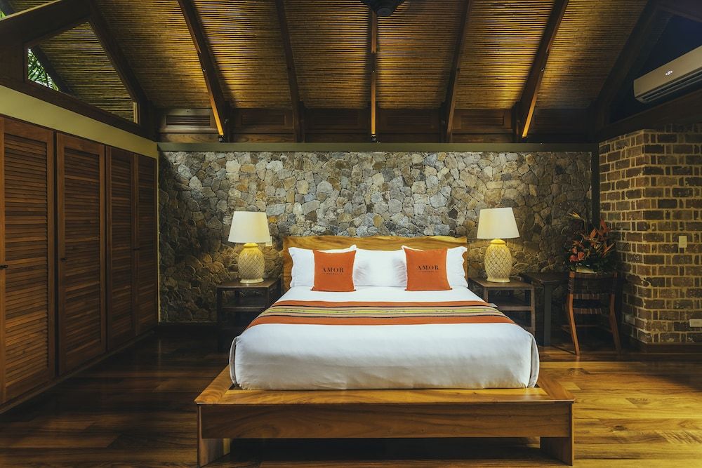 undefined Amor Arenal Adults Friendly 8