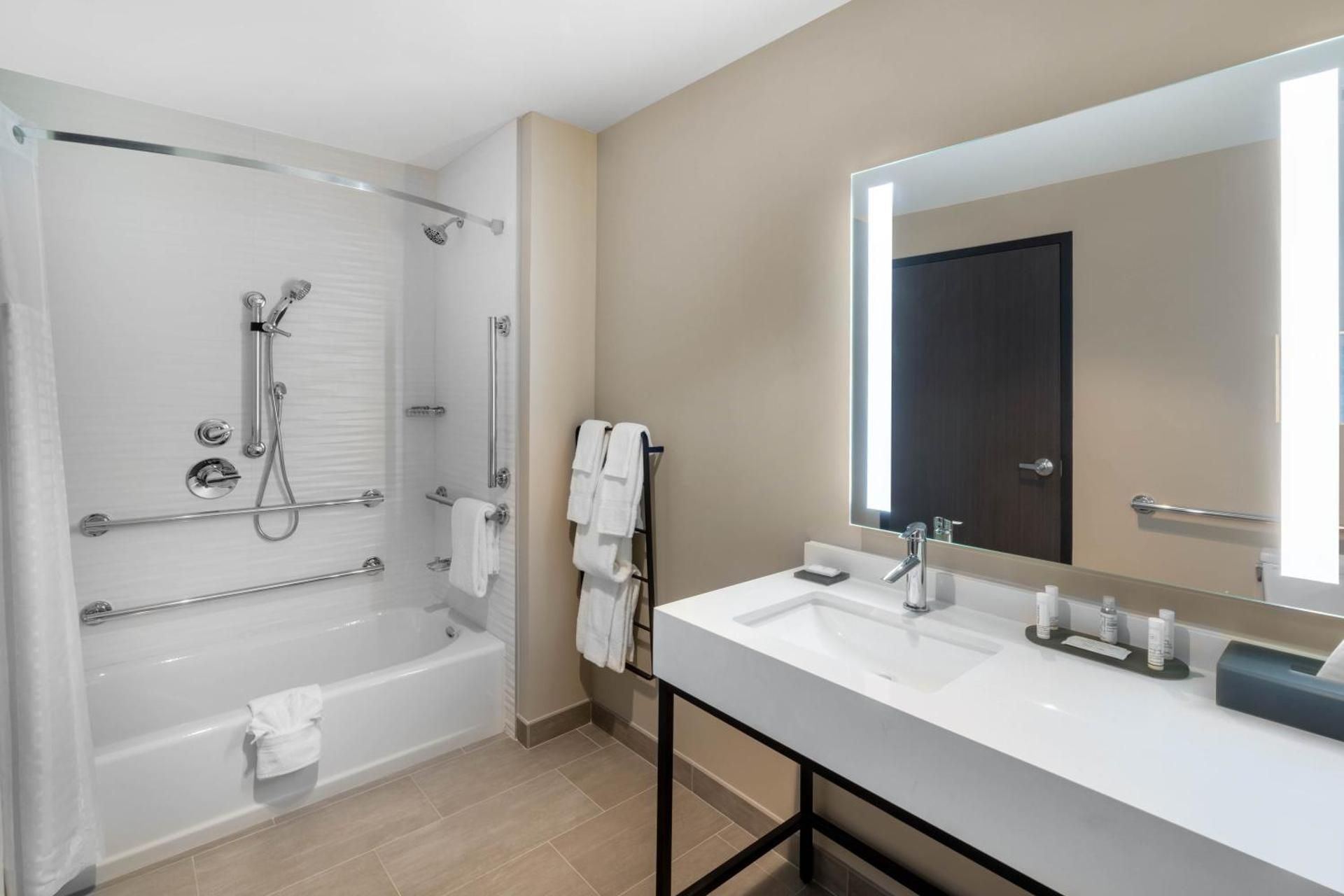 1 King Bed, Mobility Accessible Room, Tub with Grab Bars, Non-Smoking