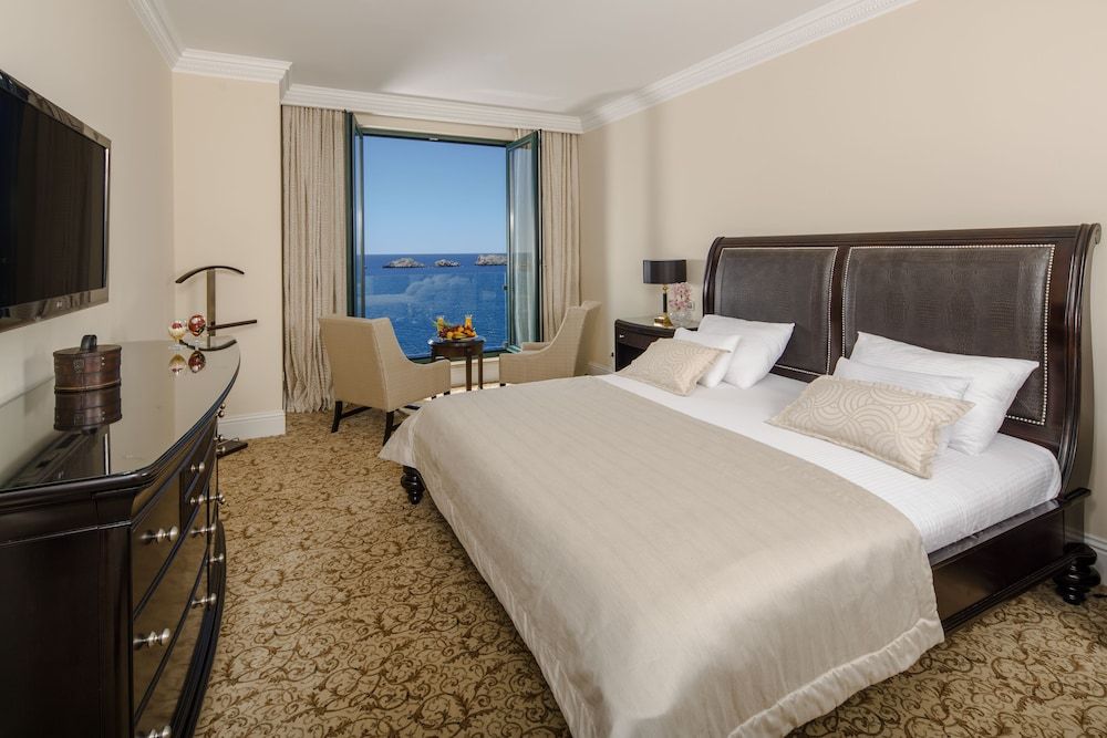 undefined Royal Princess Hotel 5