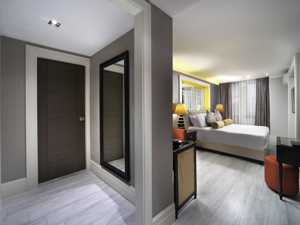 Mercure Istanbul Bomonti Standard Double Room, 1 Double Bed, City View 3