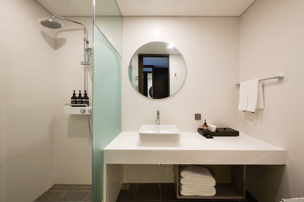 NINE TREE BY PARNAS SEOUL PANGYO Standard Triple Room 5