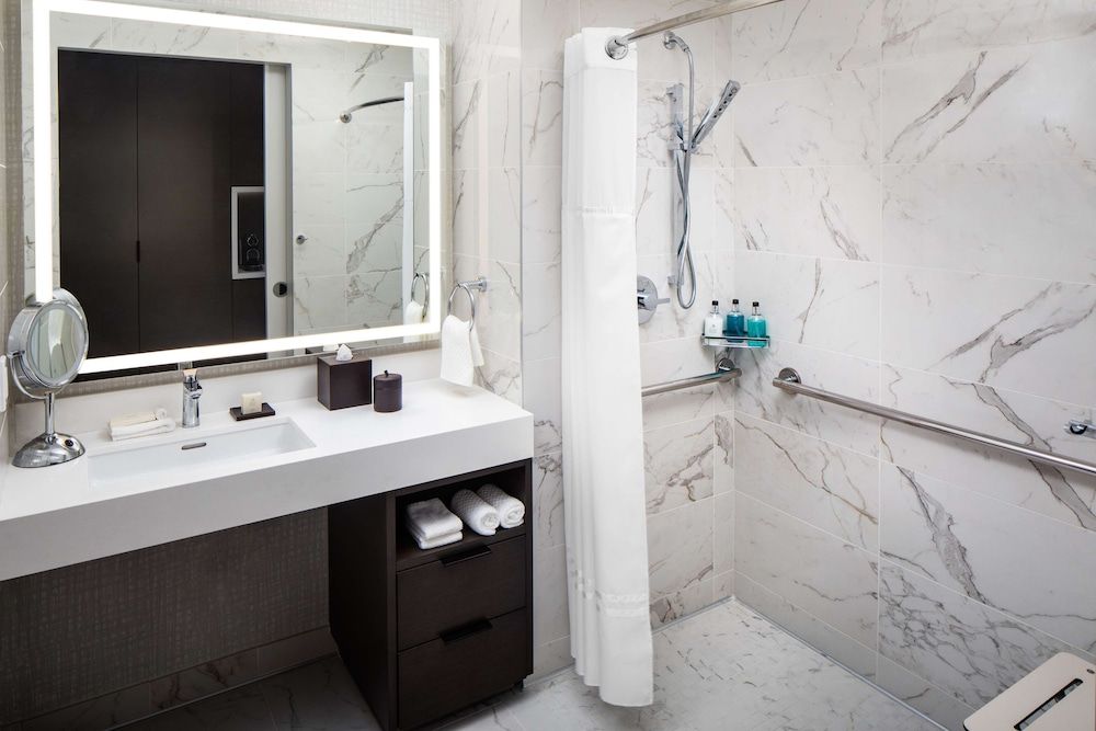 Room, 1 King Bed, Accessible (Mobility, Roll-In Shower)