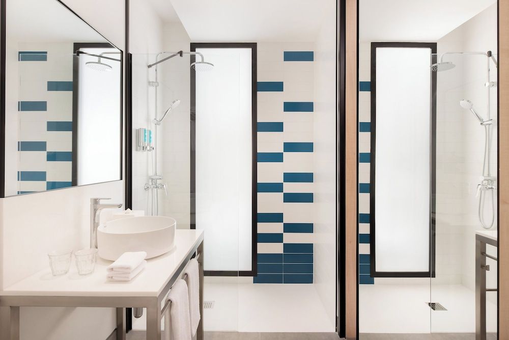 Aloft Madrid Gran Via Queen Room 11