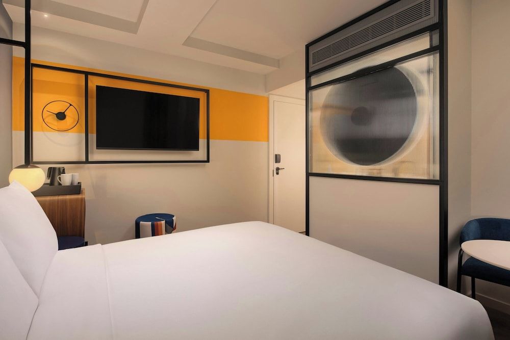 Aloft Madrid Gran Via Queen Room 7