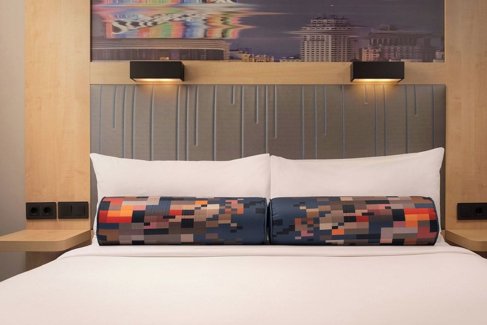 Aloft Madrid Gran Via Queen Room 6