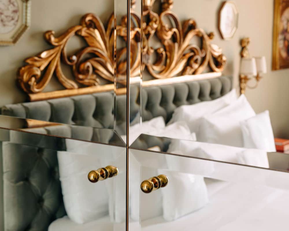 Lake View Prestige Room