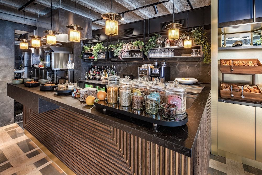 undefined The Highlander 6