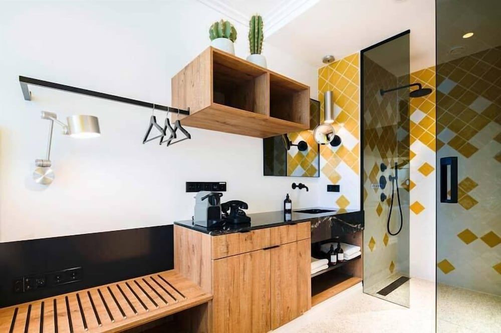 The Highlander Deluxe Double Room, 1 King Bed 10